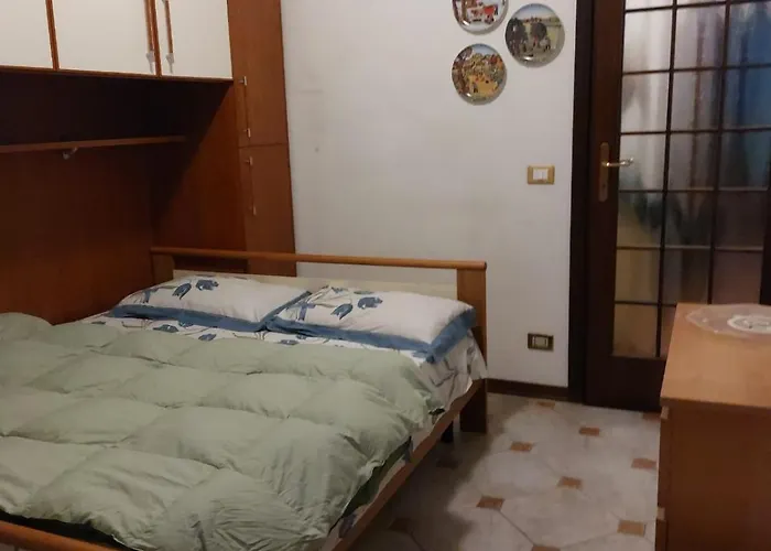 # Punto Fm 8# Δωμάτια σε οικογενειακή κατοικία Μαργκέρα